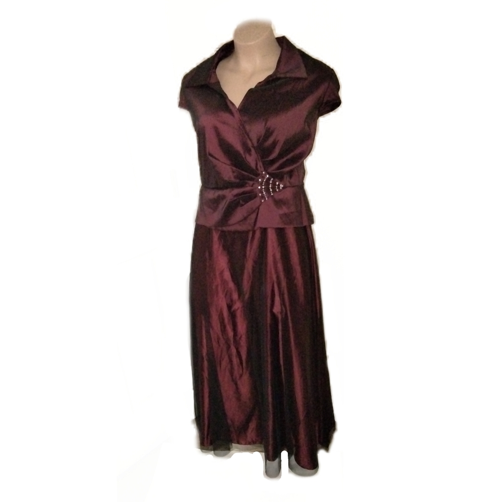 Burgundy ball gown - Picture 3 of 7